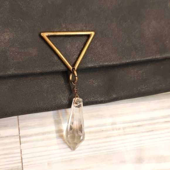 Womens Twig & Arrow blackish/gray crossbody bag with hanging bead. - Picture 2 of 16